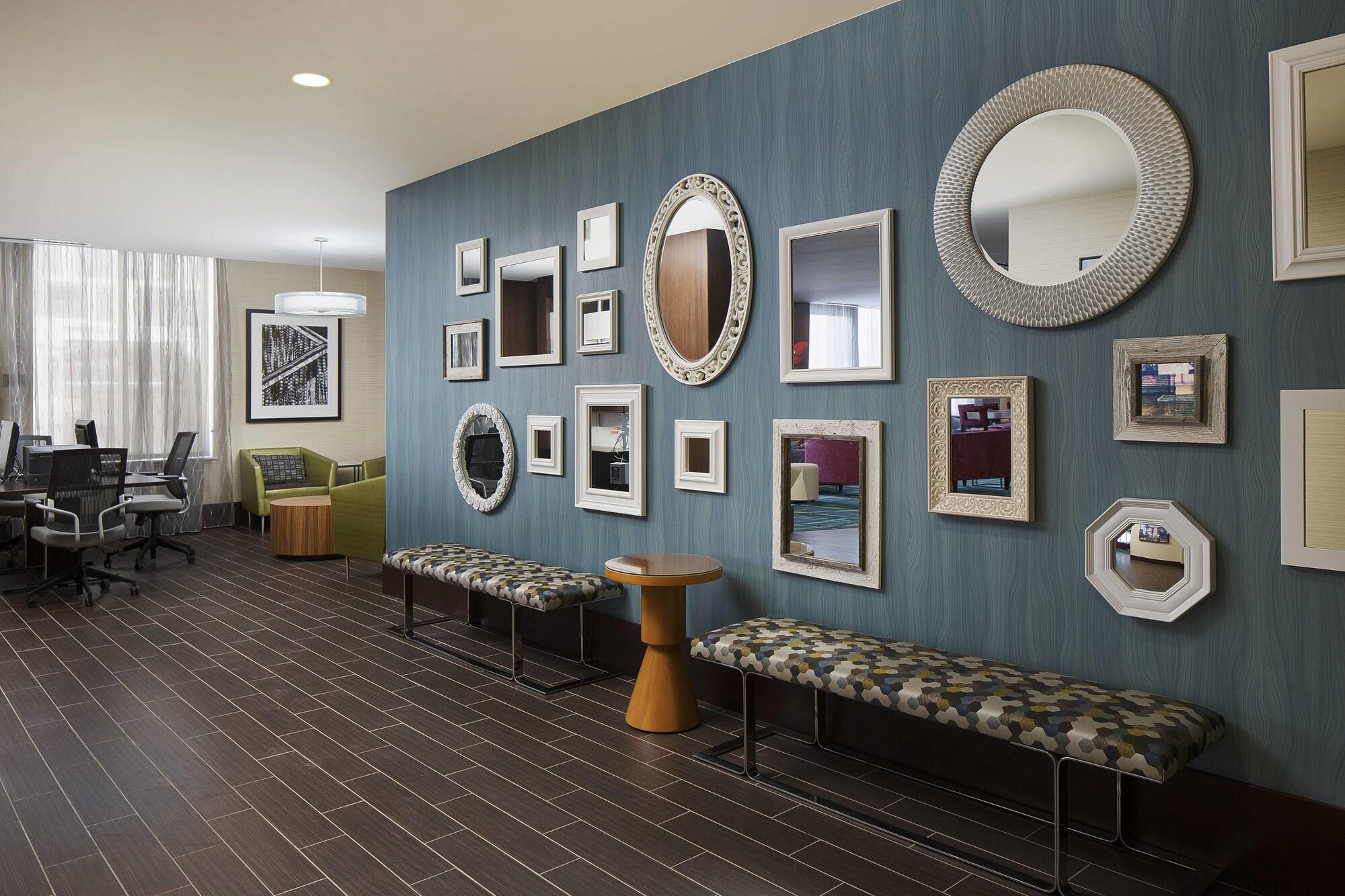 Springhill By Marriott Downtown/convention Center Otel 3*