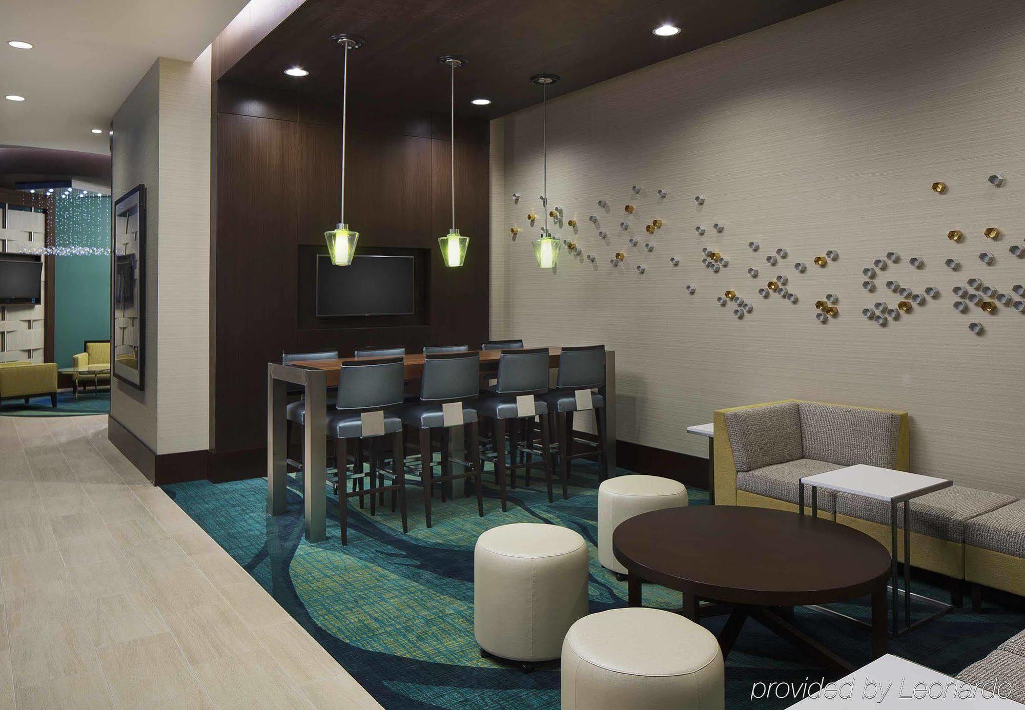 Springhill By Marriott Downtown/convention Center Otel 3*