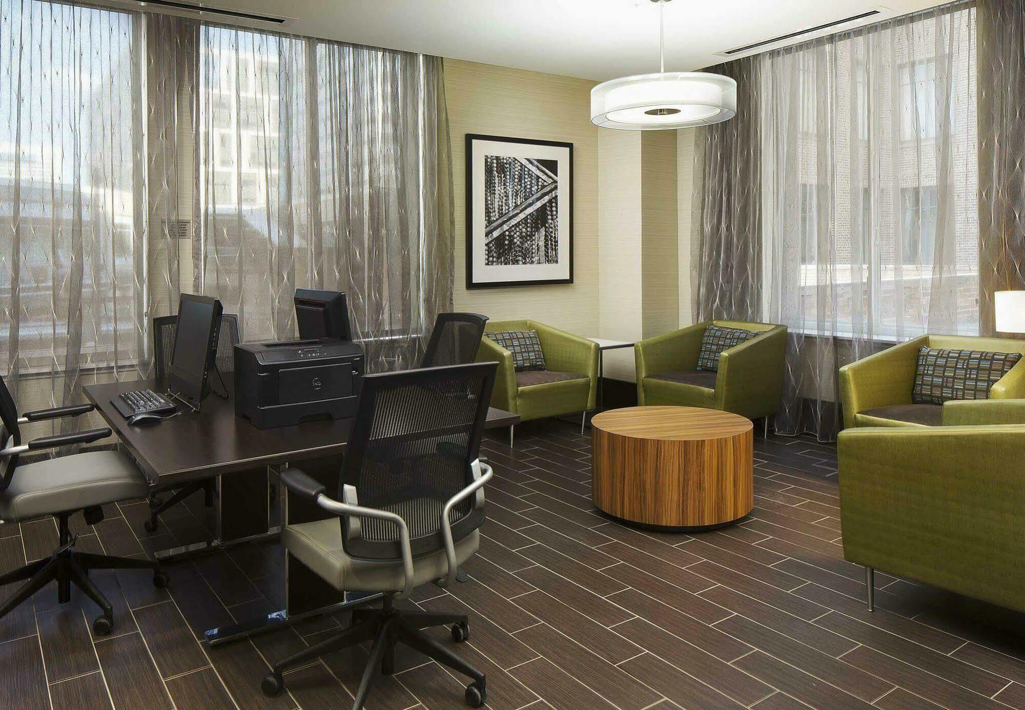 Springhill By Marriott Downtown/convention Center 3*